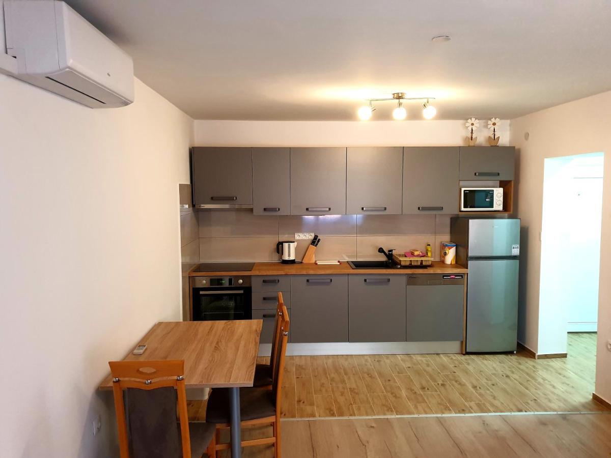 Apartment Mon Cheri-Located In A Quiet Neighbourhood Near Beaches Free Parking Pula Ngoại thất bức ảnh